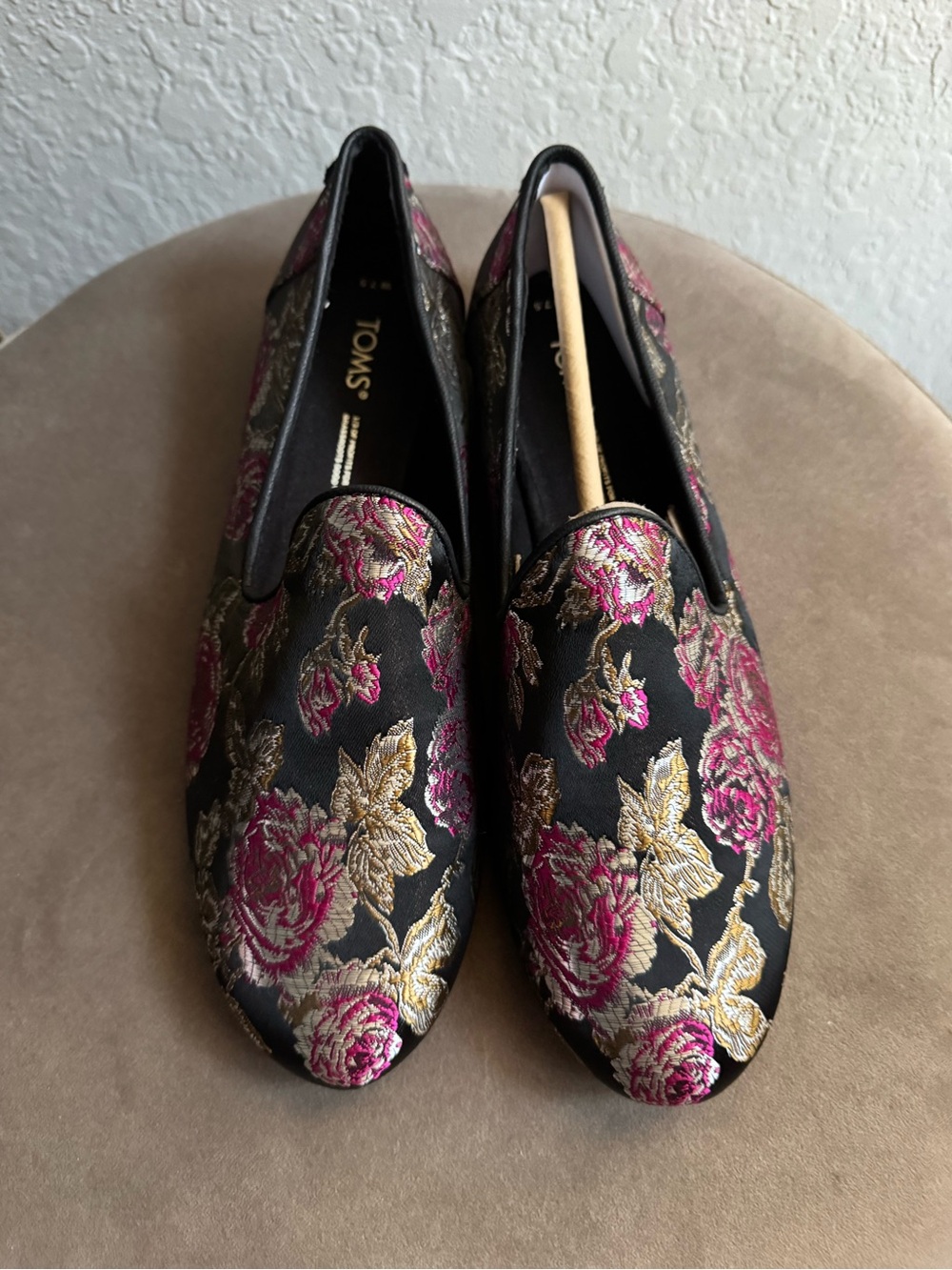 TOMS Darcy Flats Black Metallic Floral Brocade Slip On Shoes Wmn Size 7.5